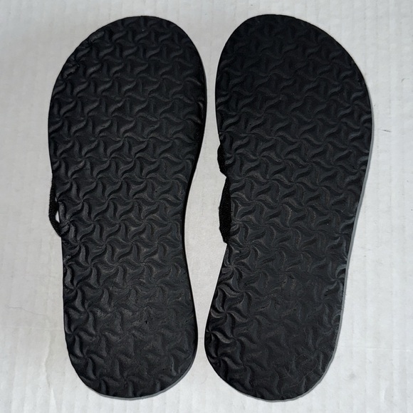 Teva Olowahu Black Flip Flops - Picture 11 of 11